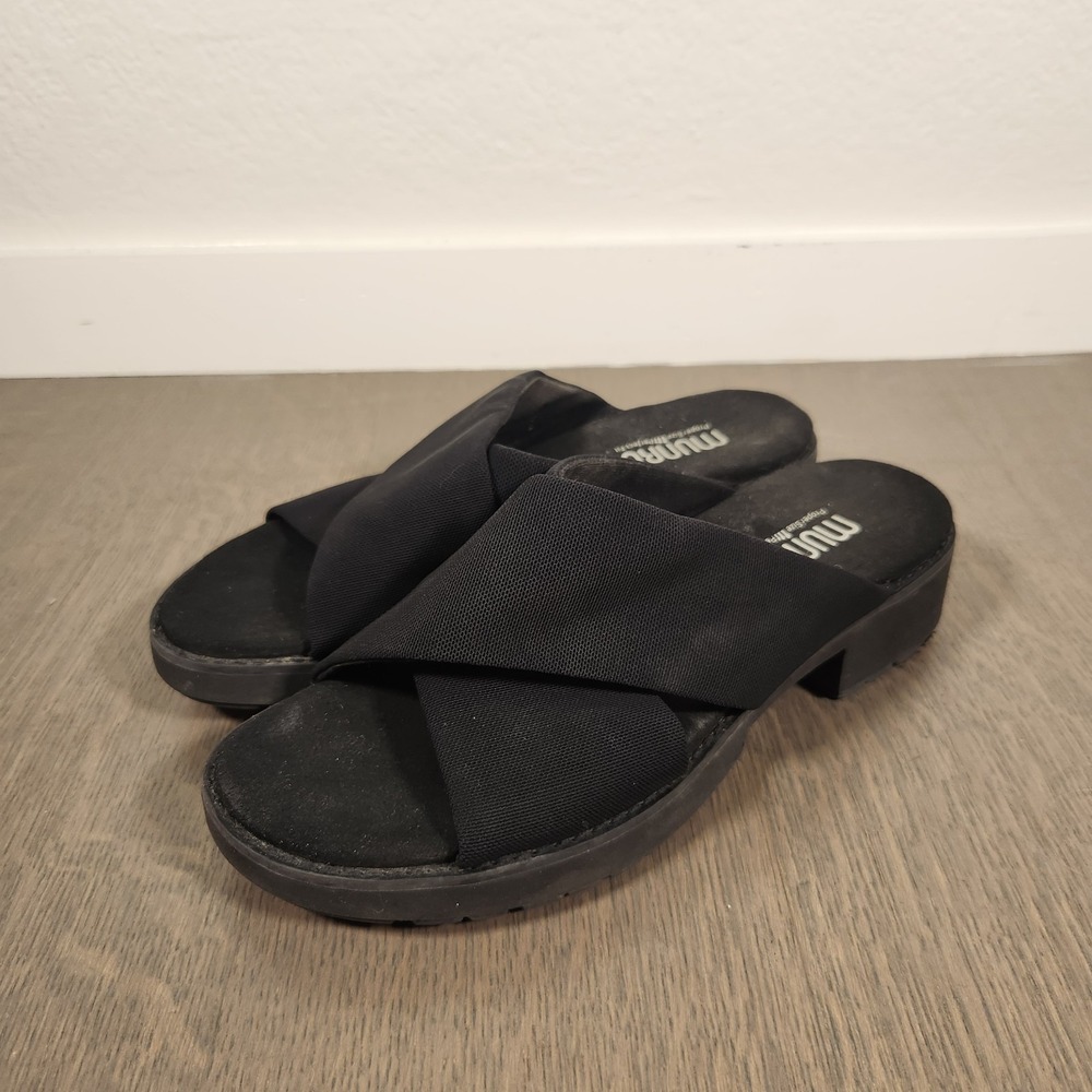 Munro Dekkie Black Criss Cross Stretch Slide Wedge Sandals Women's 7